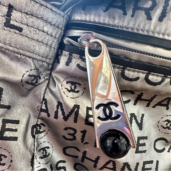 Chanel Unlimited Messenger Bag Nylon Large - Picture 7 of 17